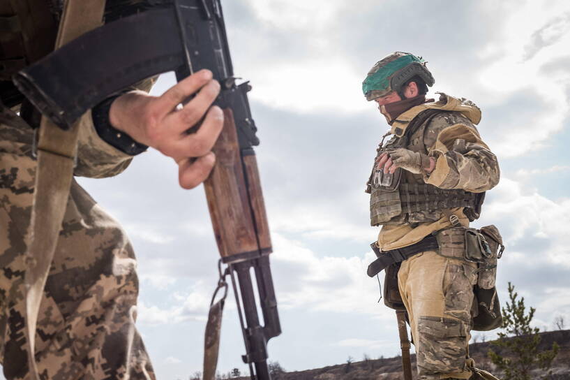 Ukraińscy żołnierze, fot. PAP/AA/abaca