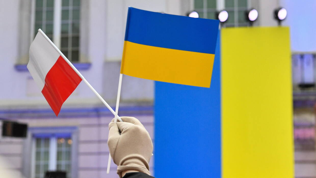 Flagi Polski i Ukrainy, zdjęcie ilustracyjne, fot. PAP/Andrzej Lange