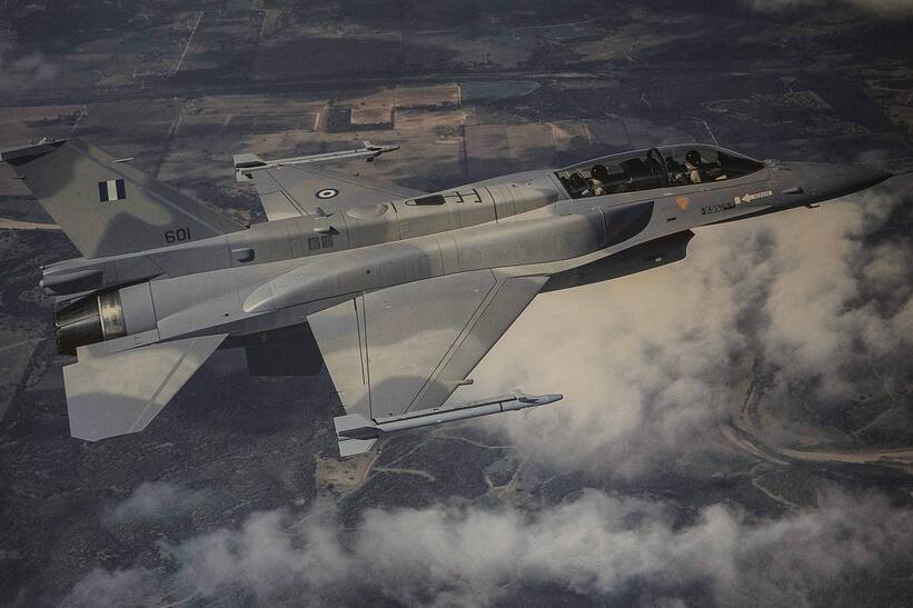 Бойовий літак F 16, Fot. PAP/EPA/HANDOUT/HELLENIC AIR FORCE