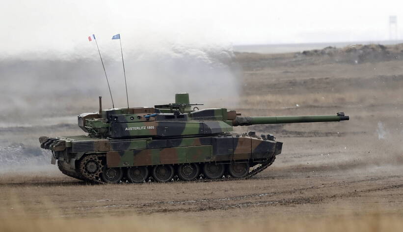 Основний бойовий танк французької армії AMX 56 Leclerc. Fot. PAP/EPA/Robert Ghement