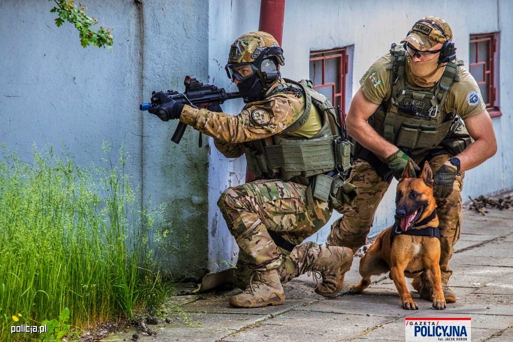 Policyjni antyterroryści, fot. policja.pl