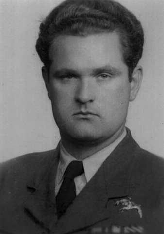 Ppor. pil. Kazimierz Szrajer (1919-2012) należał do załogi Halifaxa NF-T na siedzibę gestapo w Warszawie, fot. Aircrew Remembered