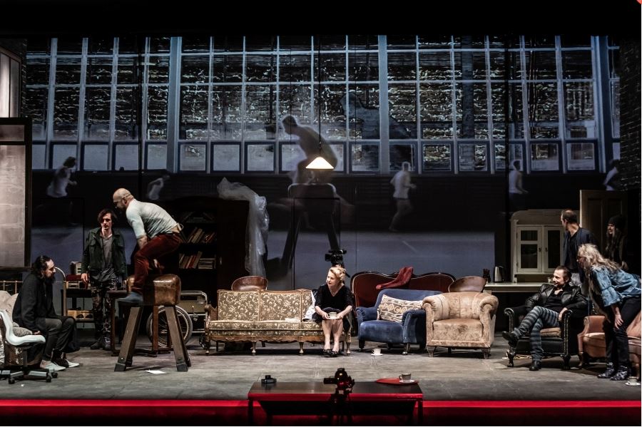 Aktorzy Teatru Powszechnego w Warszawie. Fot. Natalia Kabanow