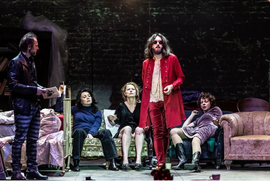 Aktorzy Teatru Powszechnego w Warszawie. Fot. Natalia Kabanow