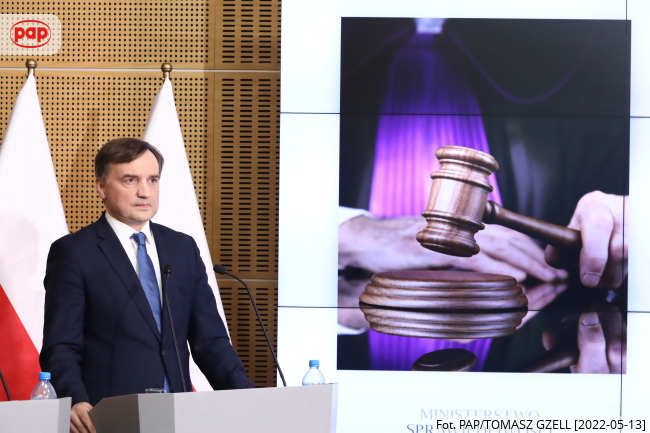 Fot. PAP/Tomasz Gzell