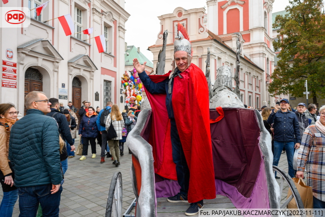 Obchody Dni Świętomarcińskich pod hasłem „Czyń Dobro” w Poznaniu, 11 bm. Święto zastępuje tradycyjną paradę z okazji imienin ulicy Święty Marcin, która jest obecnie remontowana. Fot. PAP/Jakub Kaczmarczyk