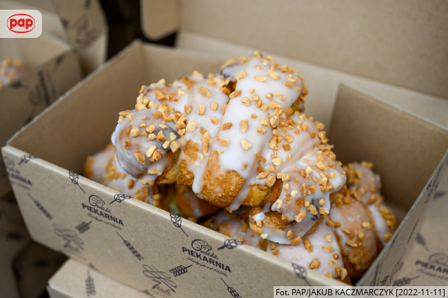 Obchody Dni Świętomarcińskich pod hasłem „Czyń Dobro” w Poznaniu, 11 bm. Święto zastępuje tradycyjną paradę z okazji imienin ulicy Święty Marcin, która jest obecnie remontowana. Fot. PAP/Jakub Kaczmarczyk