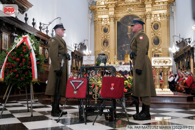 Pogrzeb Jerzego Połomskiego - msza święta w Kościele św. Krzyża na Krakowskim Przedmieściu w Warszawie, fot. PAP/Mateusz Marek