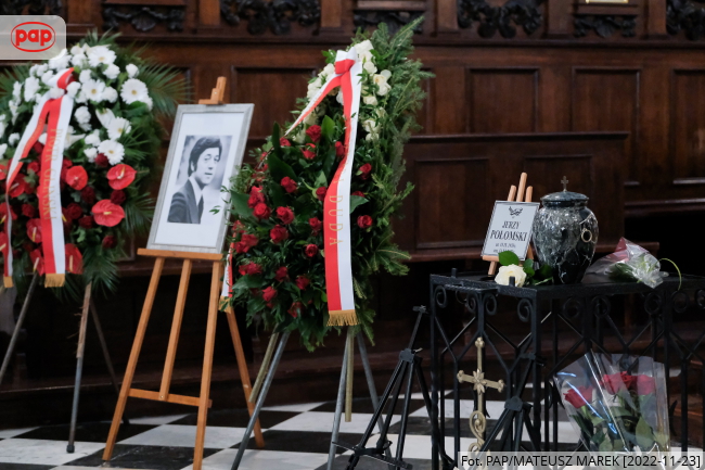 Pogrzeb Jerzego Połomskiego - msza święta w Kościele św. Krzyża na Krakowskim Przedmieściu w Warszawie, fot. PAP/Mateusz Marek