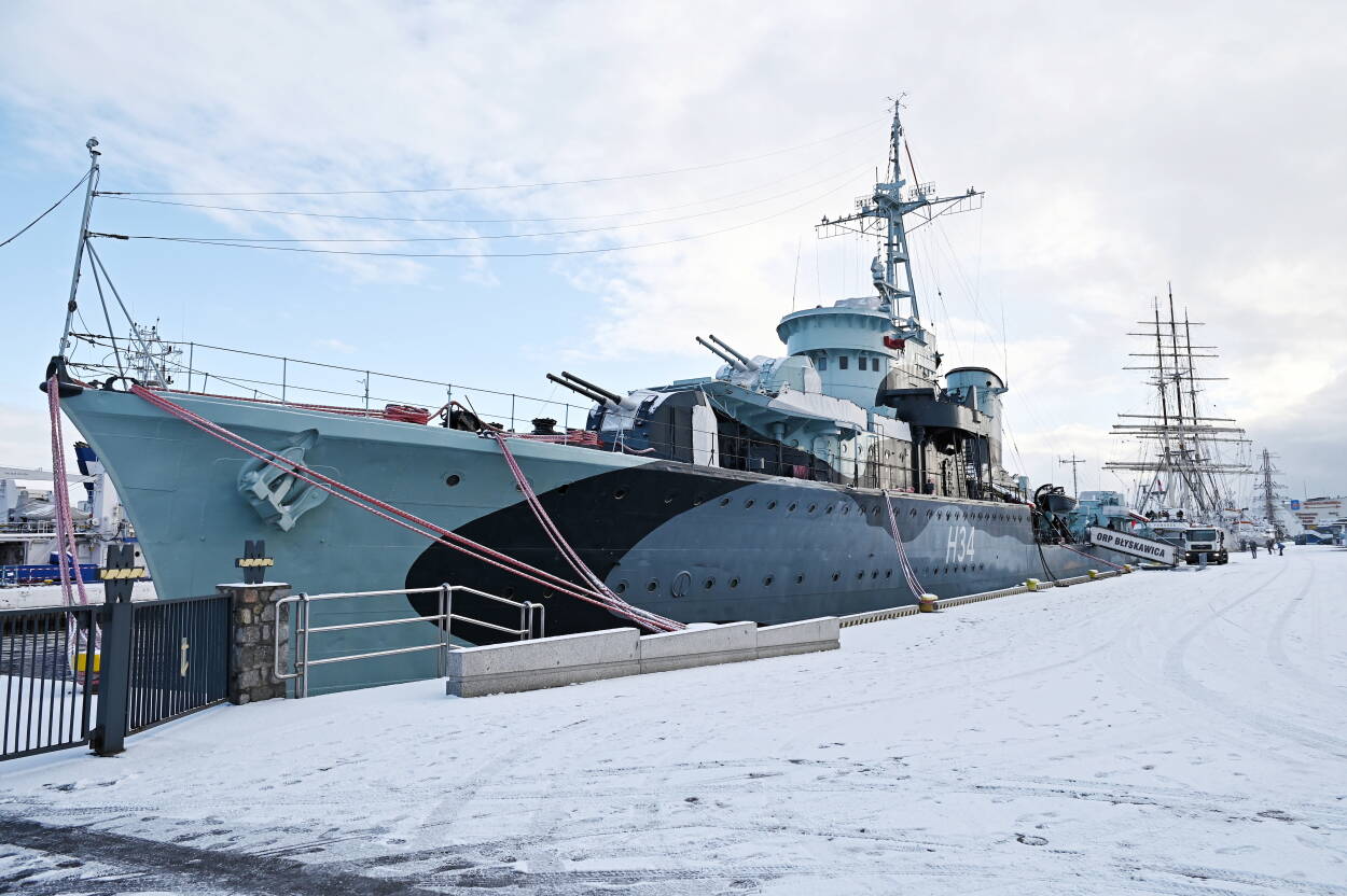 ORP "Błyskawica" w gdyńskim porcie, fot. PAP/Marcin Gadomski