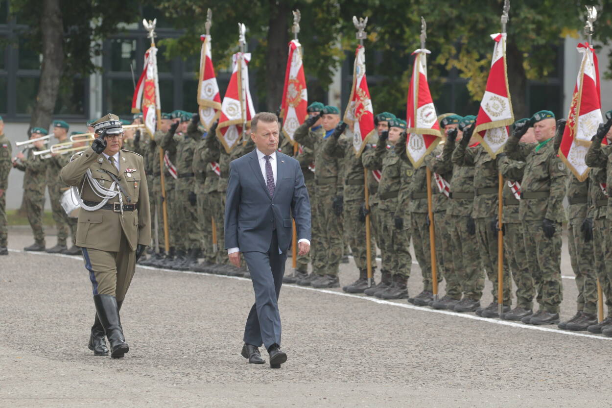 Szef MON Mariusz Błaszczak i gen. Wojciech Ziółkowski. Fot. PAP/ Tomasz Waszczuk