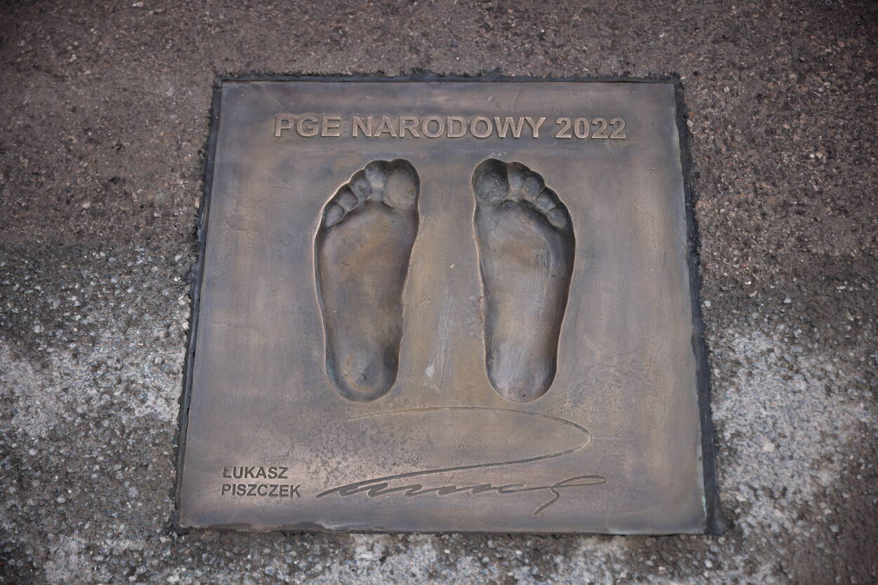 Tablica pamiątkowa Łukasza Piszczka, Fot. PAP/Leszek Szymański