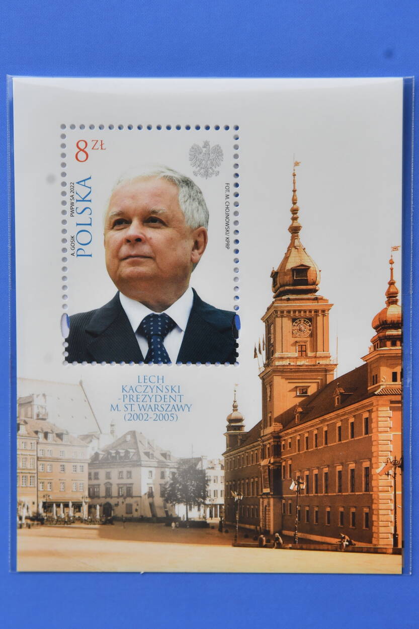 Znaczek pocztowy z Lechem Kaczyńskim Fot. PAP/Radek Pietruszka