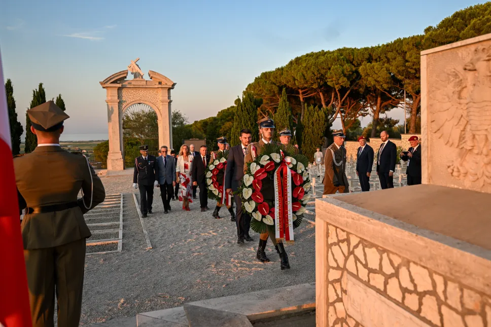 W Loreto upamiętniono w środę żołnierzy 2. Korpusu Polskiego, którzy 80 lat temu, walcząc z Niemcami, wyzwalali miasta włoskiej Marchii nad Adriatykiem. Fot. PAP/Przemysław Piątkowski