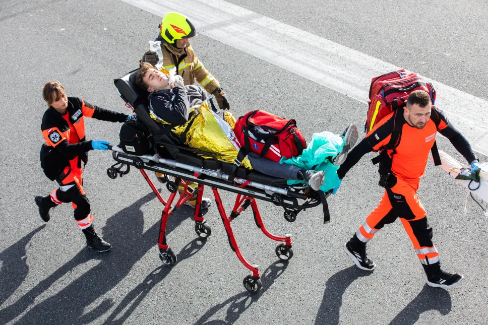  Ćwiczenia ratownicze NOKIA 25 na terenie Portu Lotniczego Wrocław. Fot. PAP/Krzysztof Ćwik