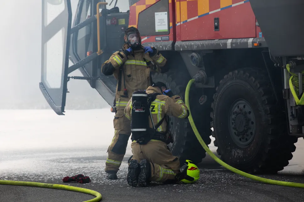 Ćwiczenia ratownicze NOKIA 25 na terenie Portu Lotniczego Wrocław. Fot. PAP/Krzysztof Ćwik