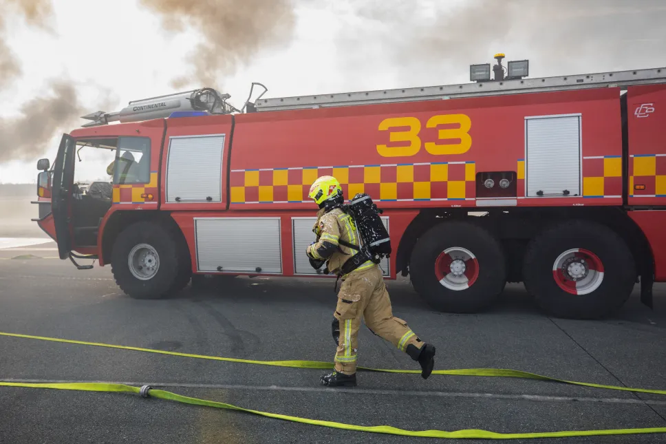  Ćwiczenia ratownicze NOKIA 25 na terenie Portu Lotniczego Wrocław. Fot. PAP/Krzysztof Ćwik