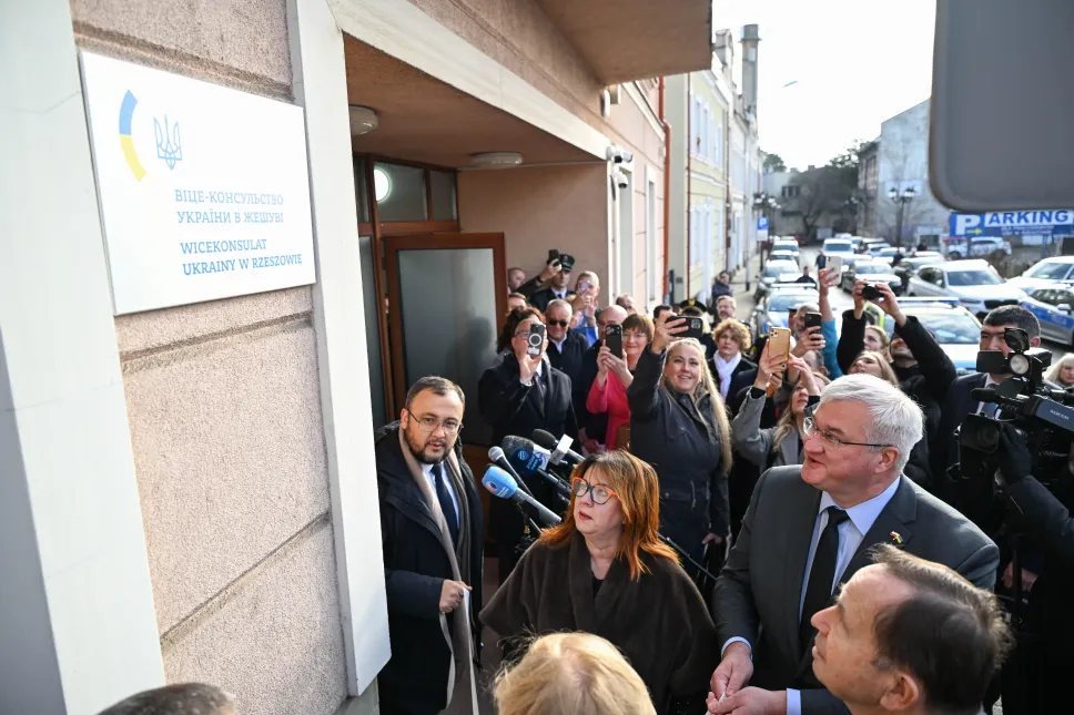 W Rzeszowie otwarto pierwszą placówkę dyplomatyczną Ukrainy. Fot. PAP/Darek Delmanowicz