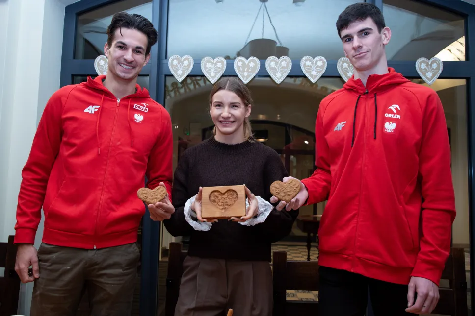 Mateusz Kołodziejski, Adrianna Sułek i Mikołaj. Fot. PAP/ Agnieszka Bielecka