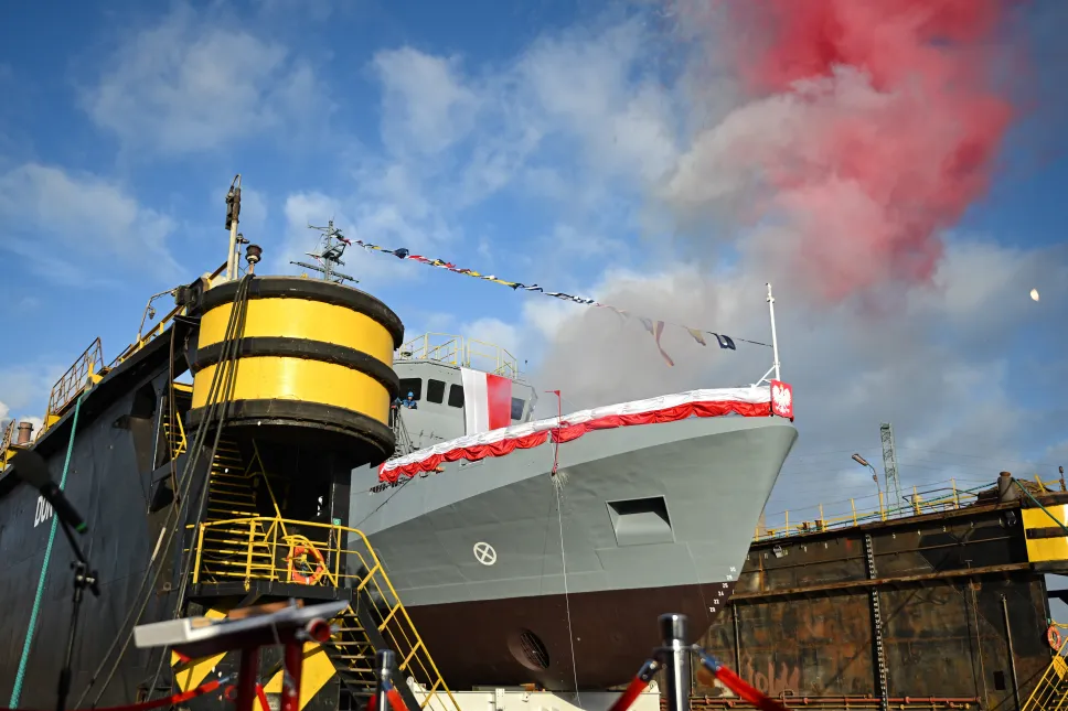 Uroczystość wodowania i chrztu szóstego z serii niszczyciela min typu Kormoran II w siedzibie Stoczni Remontowa Shipbuilding S.A. w Gdańsku. Fot.PAP/Adam Warżawa