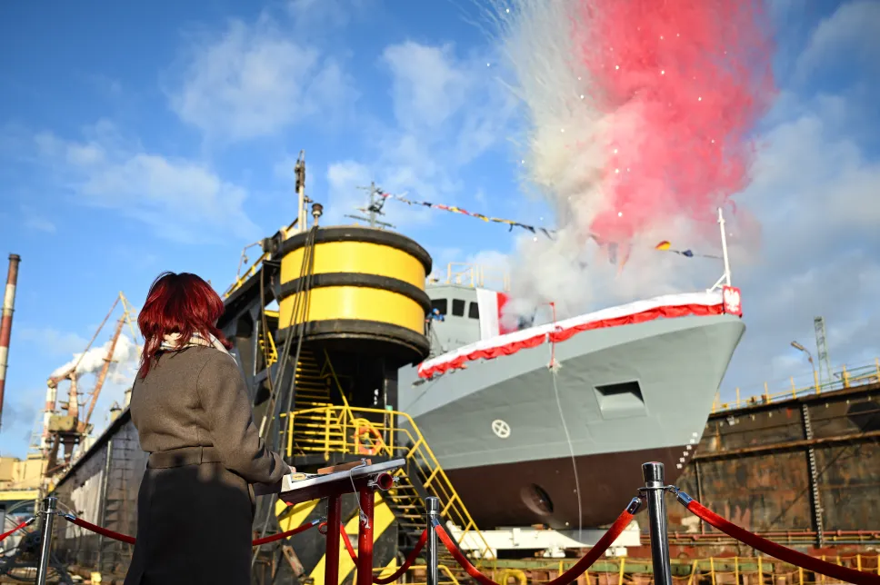 Uroczystość wodowania i chrztu szóstego z serii niszczyciela min typu Kormoran II w siedzibie Stoczni Remontowa Shipbuilding S.A. w Gdańsku. Fot.PAP/Adam Warżawa