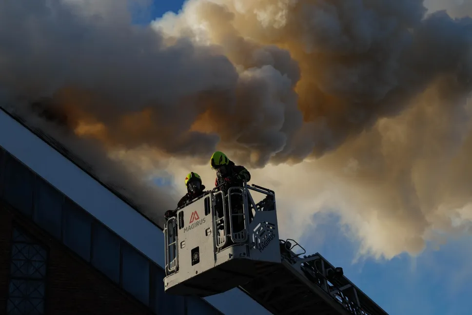 Pożar poddasza kościoła pw. Najświętszego Serca Pana Jezusa przy ul. Władysława Kunickiego w Lublinie. Fot. PAP/Karol Zienkiewicz