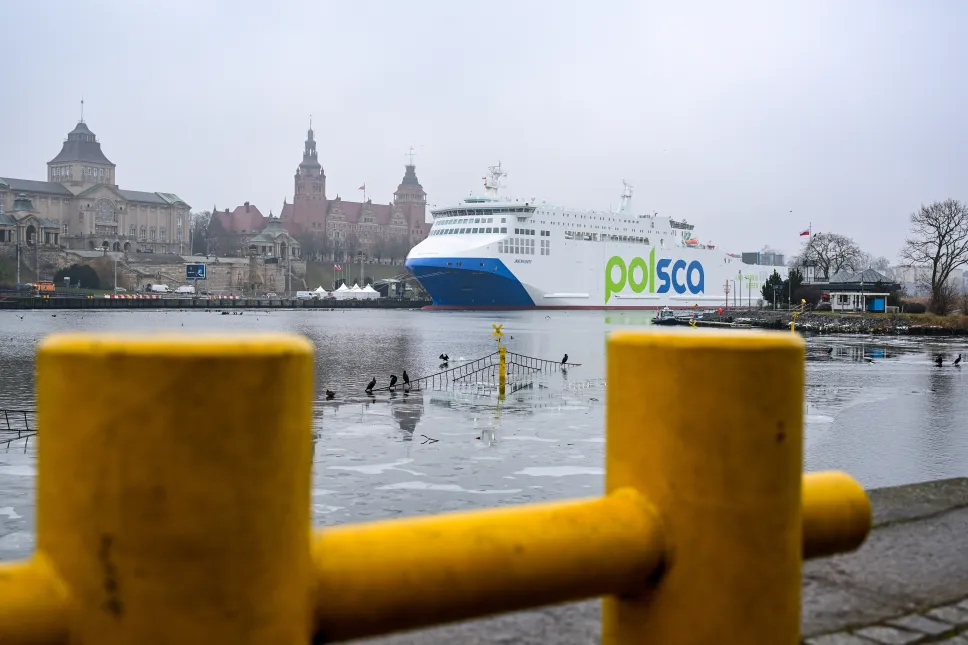 Chrzest i zwiedzanie promu Jantar Unity. Fot. PAP/Marcin Bielecki