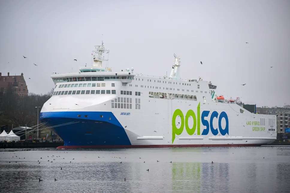 Chrzest i zwiedzanie promu Jantar Unity. Fot. PAP/Marcin Bielecki