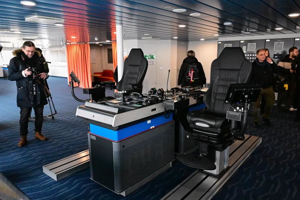 Chrzest i zwiedzanie promu Jantar Unity. Fot. PAP/Marcin Bielecki