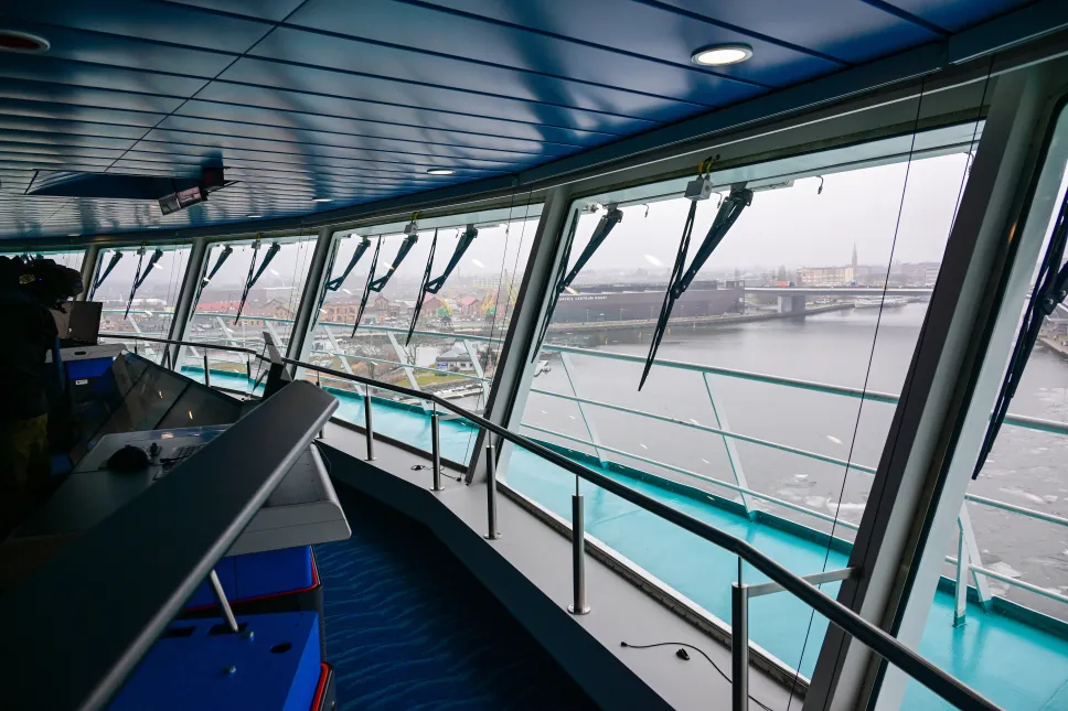 Chrzest i zwiedzanie promu Jantar Unity. Fot. PAP/Marcin Bielecki