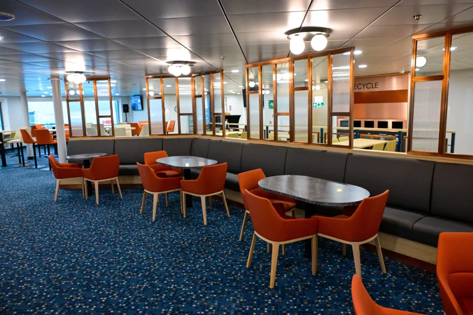 Chrzest i zwiedzanie promu Jantar Unity. Fot. PAP/Marcin Bielecki