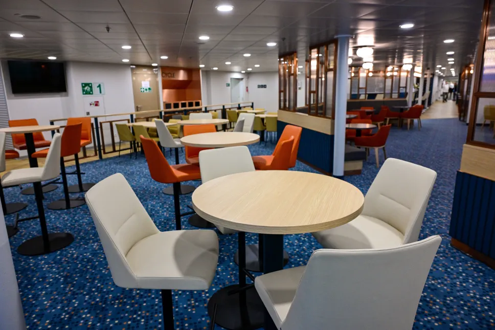 Chrzest i zwiedzanie promu Jantar Unity. Fot. PAP/Marcin Bielecki