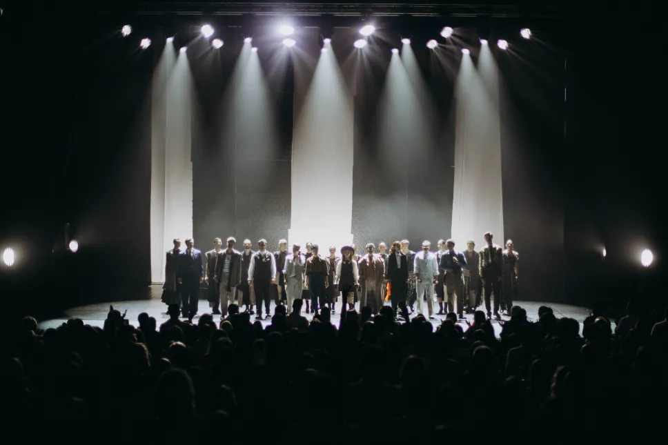 Фото з вистави  "Ребелія". Пресматеріали МУР.