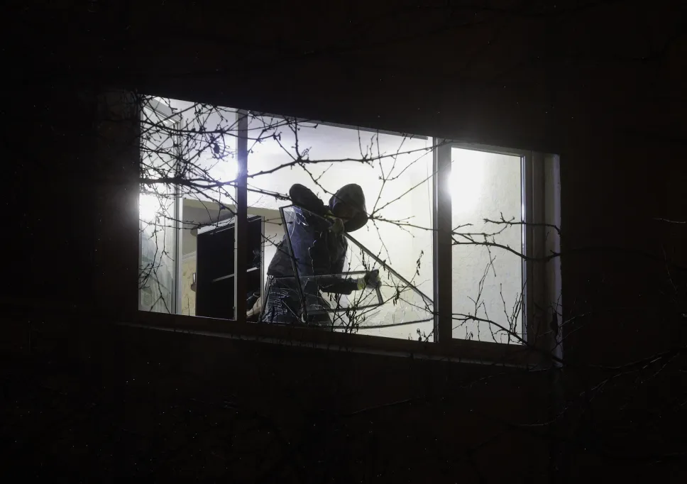 Rosyjski atak na Kijów Fot. PAP/EPA/SERGEY DOLZHENKO