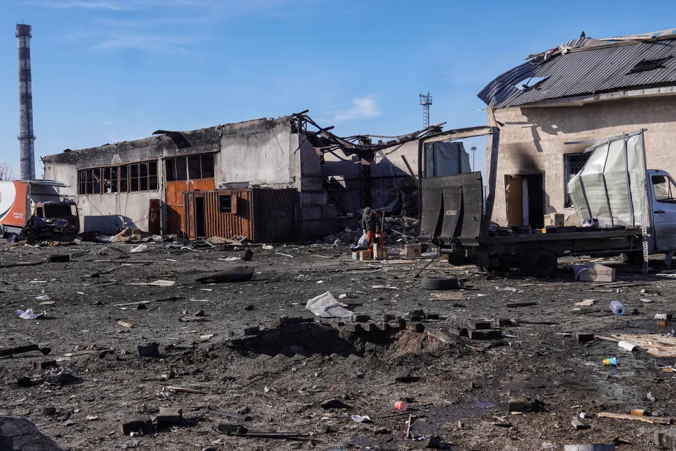 Zniszczenia po rosyjskim ataku dronowym na Czarnomorsk w obwodzie odeskim. Fot. PAP/Alena Solomonova