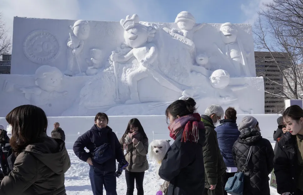 Festiwal śniegu w Sapporo. Fot. PAP/EPA/KIMIMASA MAYAMA