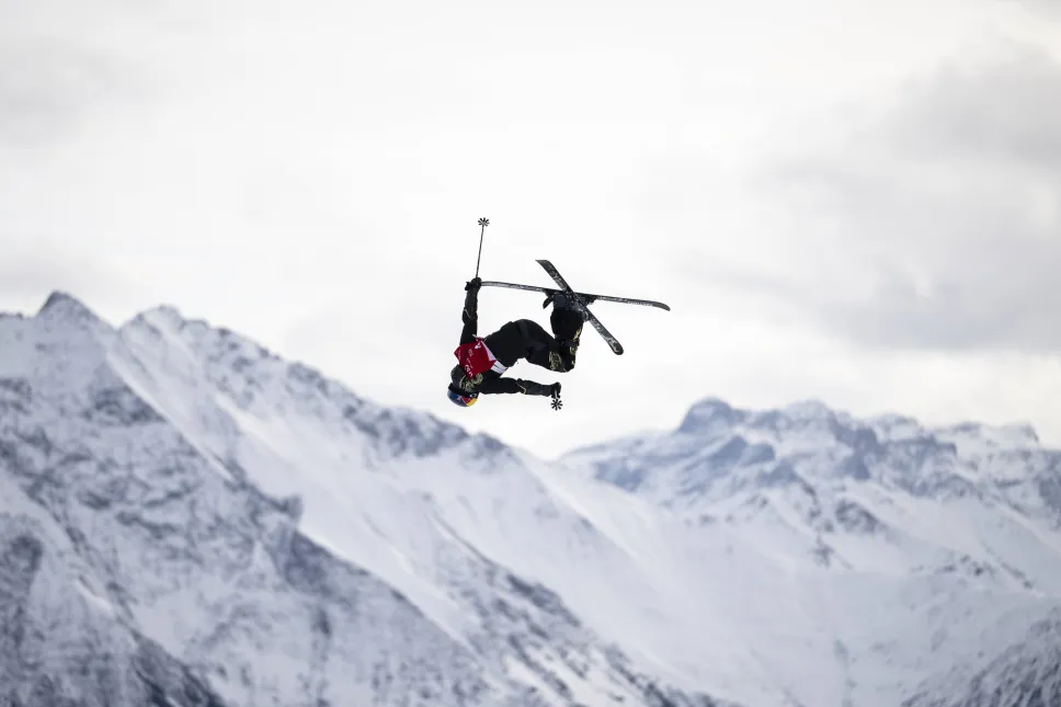 Ailing Eileen Gu. Fot. PAP/EPA/ANDREAS BECKER