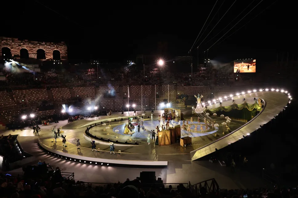 Ceremonia zakończenia Igrzysk Olimpijskich 2026 w Arenie Olimpijskiej w Weronie. Fot. PAP/EPA/TERESA SUAREZ