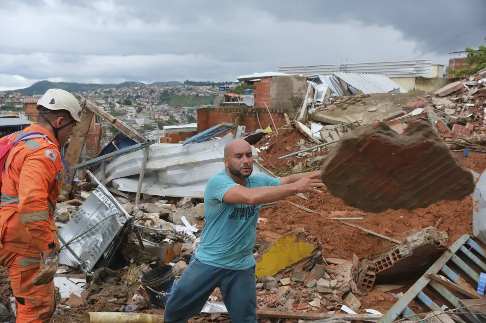 Zniszczenia po powodziach w Brazylii. Fot. PAP/EPA/Andre Coelho