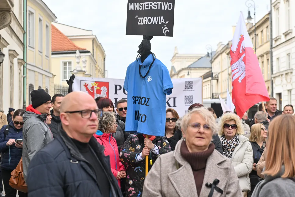 Protest przed Ministerstwem Zdrowia Fot. PAP/Piotr Nowak