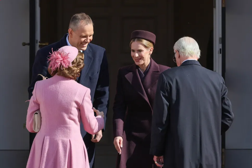 Powitanie szwedzkiej pary królewskiej w Warszawie Fot. PAP/Paweł Supernak