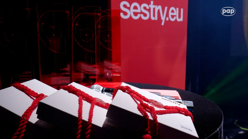 Gala nagrody "Portrety Siostrzeństwa 2026". Fot. PAP/Dominik Gliwa