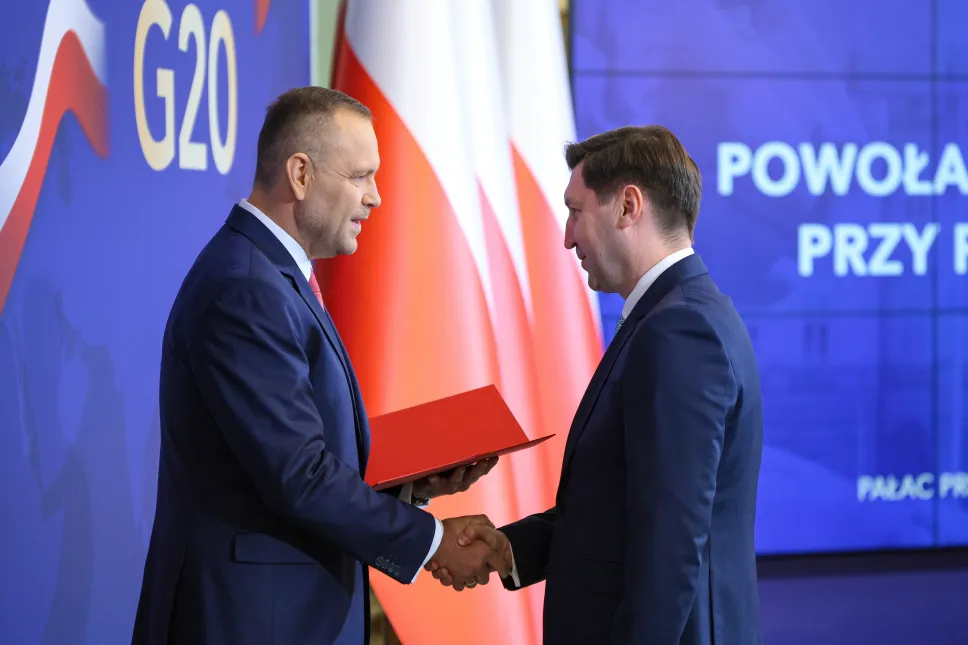 Prezydent Karol Nawrocki oraz Mariusz Breś na uroczystości powołania Rady ds. Biznesu. Fot. Paweł Supernak 