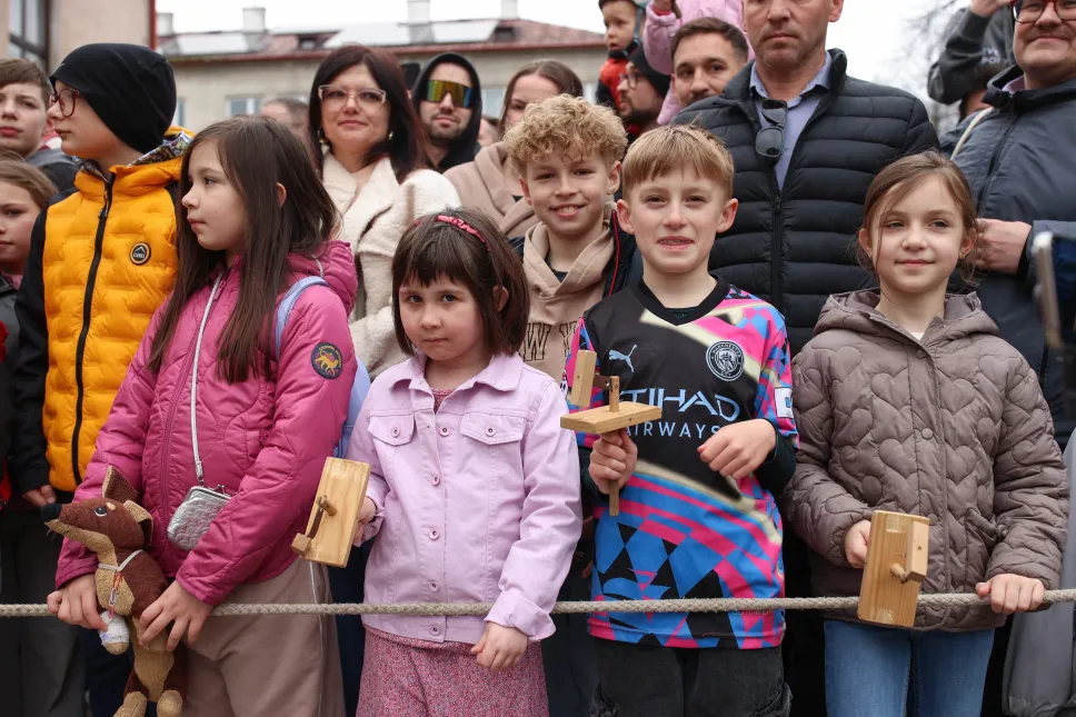 Pochód z Judoszem na ulicach Skoczowa. Fot. PAP/Jarek Praszkiewicz