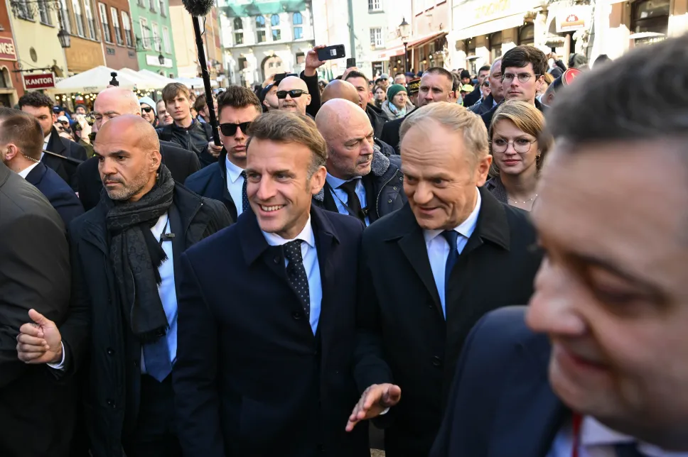 Emmanuel Macron, Donald Tusk. Fot. PAP/Adam Warżawa
