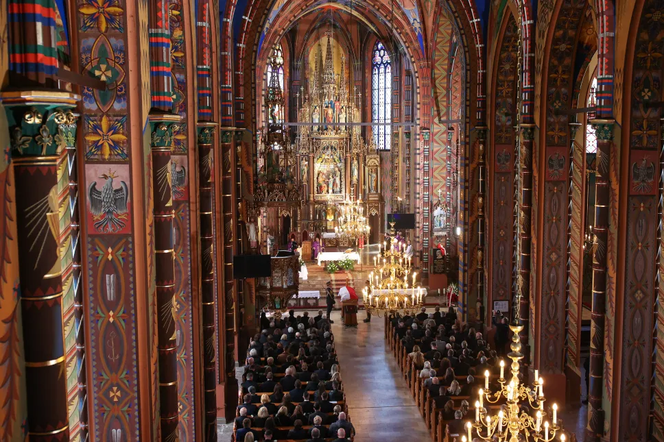 Msza święta żałobna w intencji posła Lewicy Łukasza Litewki w kościele parafii rzymskokatolickiej pw. św. Joachima w Sosnowcu. Fot. PAP/Jarek Praszkiewicz