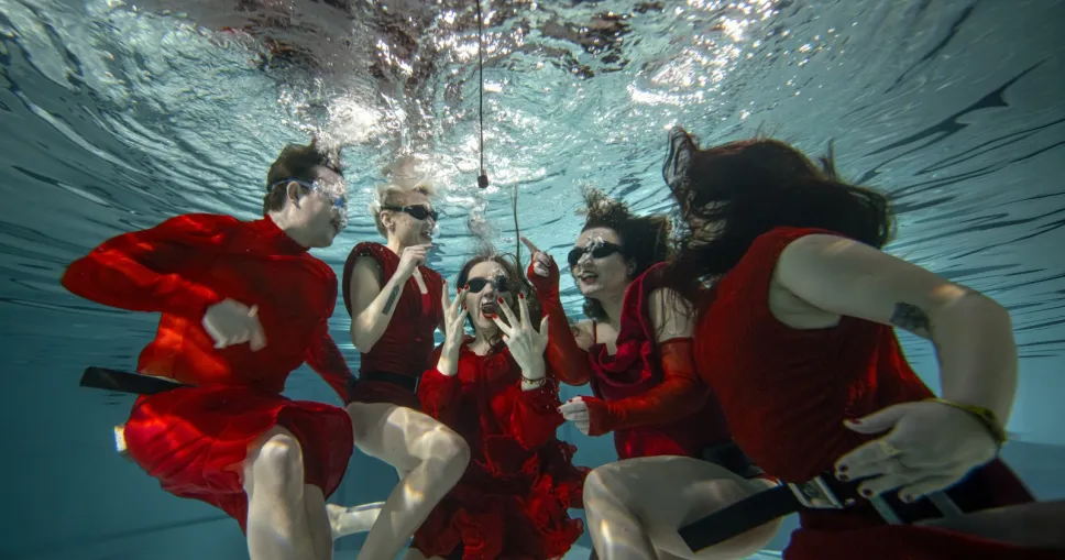 "Języki z wody", instalacja audio-wideo Bogny Burskiej i Daniela Kotowskiego na 61. Międzynarodowej Wystawie Sztuki w Wenecji, fot. Zachęta – Narodowa Galeria Sztuki