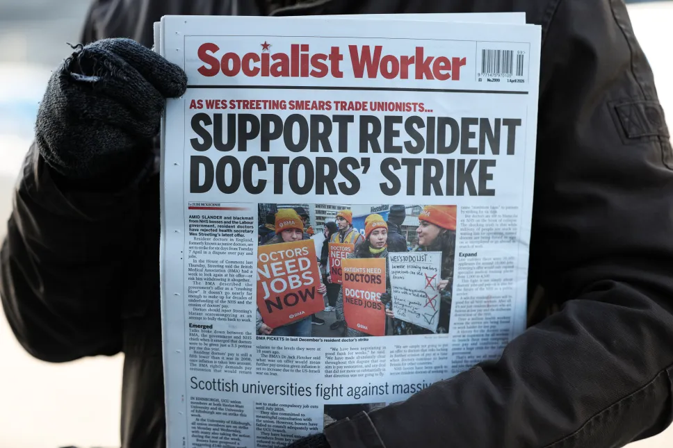 Protest lekarzy rezydentów w Wielkiej Brytanii. Fot. PAP/ EPA/ADAM VAUGHAN 