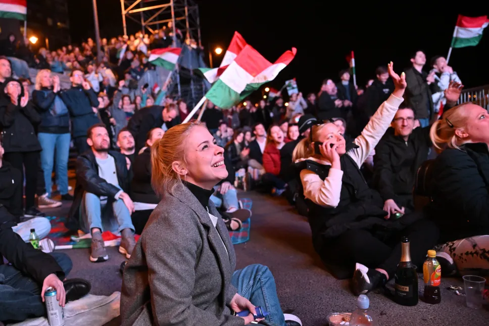 Reakcja na zwycięstwo Tiszy w Budapeszcie PAP/EPA/Tibor Illyes