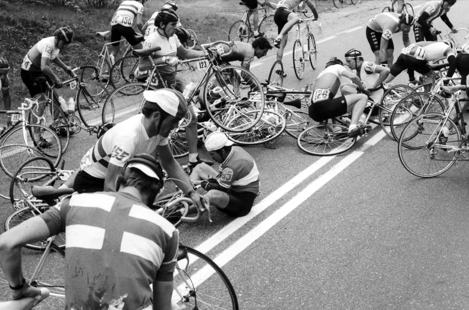  39. Wyścig Pokoju wyruszył z Kijowa. Około miesiąca wcześniej doszło do katastrofy elektrowni atomowej w Czarnobylu. Fot. PAP/Jerzy Undro